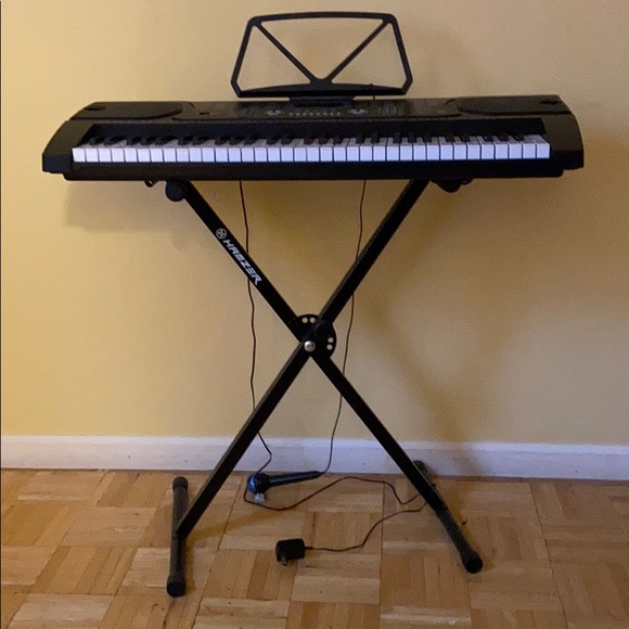 Piano - Picture 1 of 4